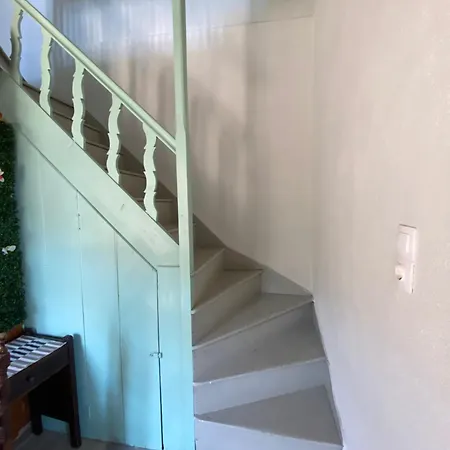 On The Vastadi فيلة Mandrákion