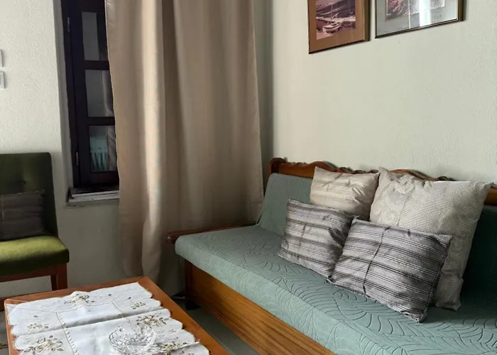 Villa On The Vastadi Mandrákion