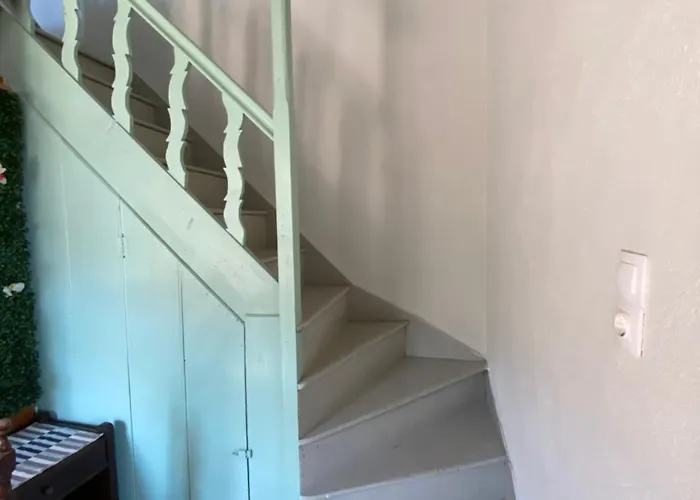 On The Vastadi Villa Mandrákion